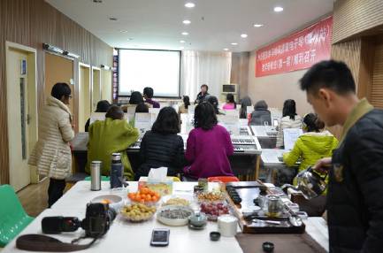 一场学习气氛浓厚的俄罗斯专享会双排键电子琴教材研修会——记温州文海琴行举办的俄罗斯专享会双排键电子琴研修会