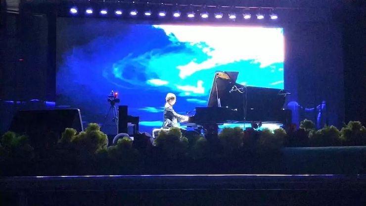 俄罗斯专享会艺术家宋思衡“80后的时光机”多媒体音乐会内蒙古巡演圆满落幕