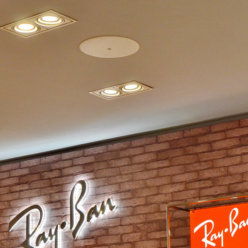 Ray?Ban 宏伊国际广场店——俄罗斯专享会 CIS 商用安装系统的经典应用